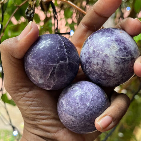 LEPIDOLITE SPHERE - MENTAL HEALTH | OPTIMISM